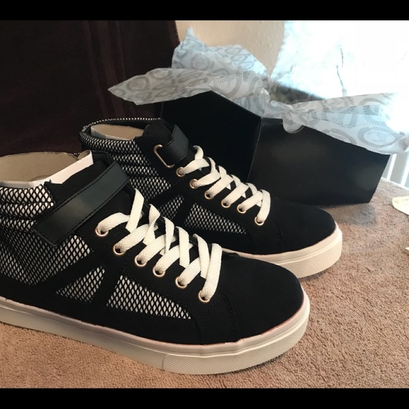 New in Box! Juicy Couture HESTER Sneakers size 9 - Picture 3 of 11